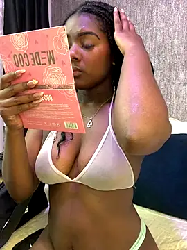 KarinaFlowers  online show from January 6, 2026, 12:20 pm