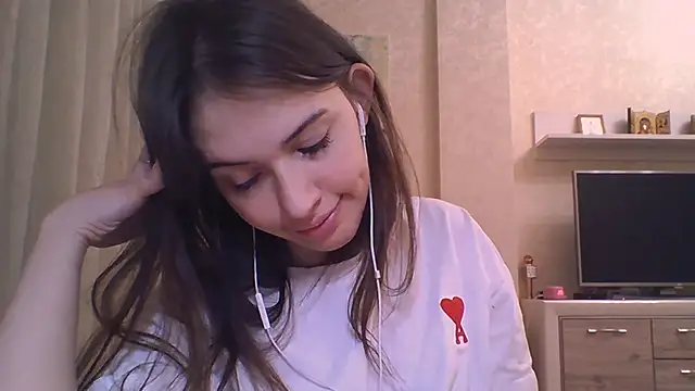 CeyaLier online show from November 24, 2025, 5:13 pm