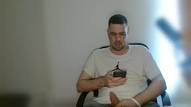 chibrax918 online show from April 1, 2026, 11:44 am