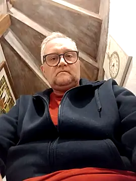 macdut67 online show from October 10, 2025, 4:19 pm