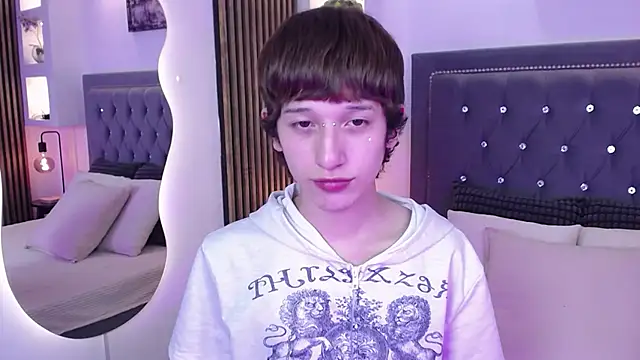 Emo Boy  online show from May 10, 2026, 8:44 pm