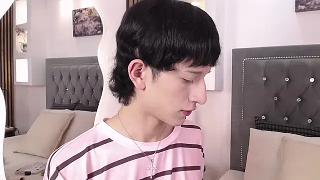 Emo Boy  online show from June 6, 2026, 8:14 pm