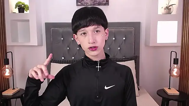 Emo Boy  online show from June 28, 2026, 8:48 pm