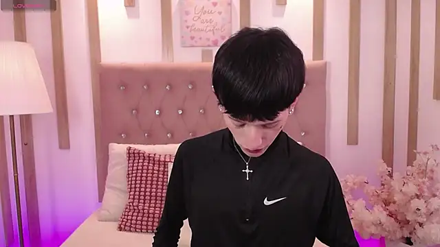 Emo Boy  online show from June 29, 2026, 8:08 pm