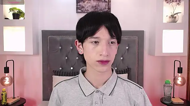 Emo Boy  online show from June 19, 2026, 8:14 pm