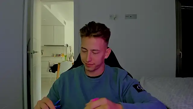 Snapshot of find0m_master chatting on March 16, 2026, 3:04 pm find0m master online show from March 16, 2026, 3:04 pm