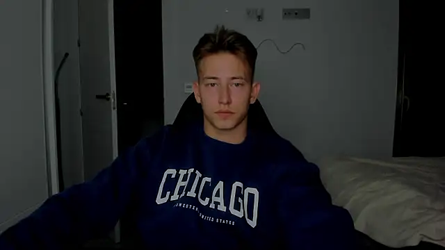 Snapshot of find0m_master chatting on March 3, 2026, 11:23 pm find0m master online show from March 3, 2026, 11:23 pm