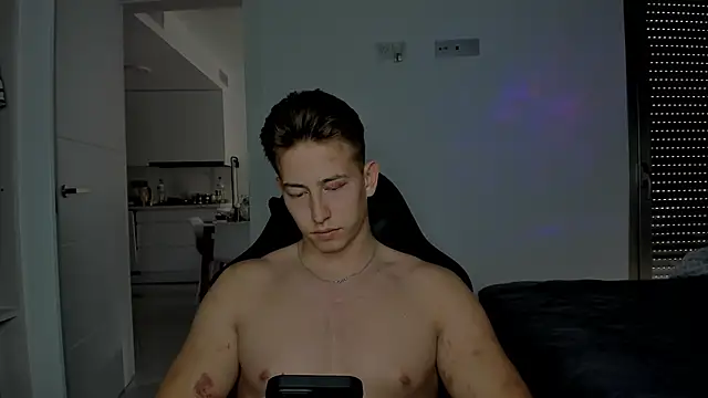 Snapshot of find0m_master chatting on April 14, 2026, 4:12 pm find0m master online show from April 14, 2026, 4:12 pm