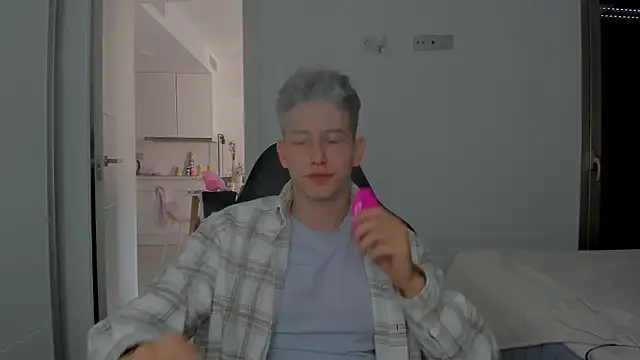 Snapshot of find0m_master chatting on March 13, 2026, 3:17 pm find0m master online show from March 13, 2026, 3:17 pm