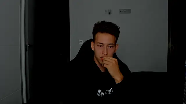 Snapshot of find0m_master chatting on March 14, 2026, 10:05 pm find0m master online show from March 14, 2026, 10:05 pm