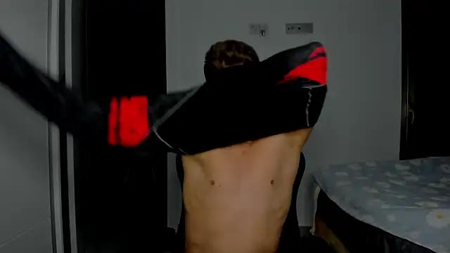 Snapshot of find0m_master chatting on March 28, 2026, 7:04 pm find0m master online show from March 28, 2026, 7:04 pm