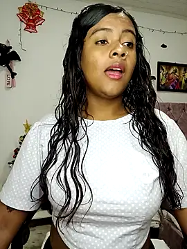 vannesitha25 online show from December 18, 2025, 9:18 pm