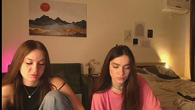 MayaGlow online show from January 9, 2026, 5:36 am