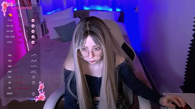 sofiisun online show from November 15, 2025, 9:02 am