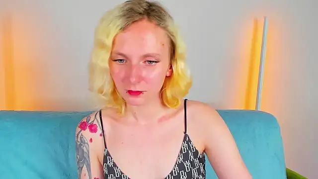 LikiLips online show from June 15, 2026, 2:01 am