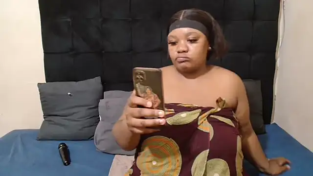 CaramelBootty online show from May 3, 2026, 6:33 pm