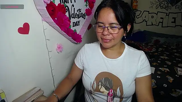 Snapshot of Miss__kendra_ chatting on June 17, 2026, 1:27 am Miss kendra online show from June 17, 2026, 1:27 am