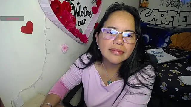 Miss  kendra  online show from August 4, 2026, 12:20 pm