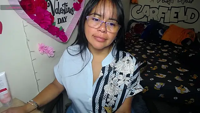 Snapshot of Miss__kendra_ chatting on May 12, 2026, 12:44 pm Miss kendra online show from May 12, 2026, 12:44 pm