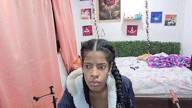 thianahorny online show from June 25, 2026, 12:43 pm