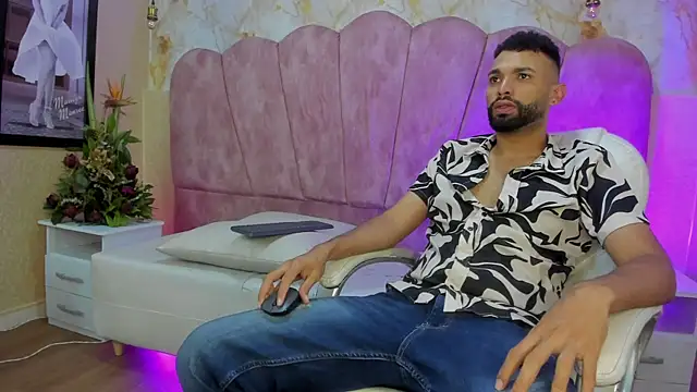 Snapshot of onlymen2025 chatting on October 9, 2025, 11:44 am onlymen2025 online show from October 9, 2025, 11:44 am