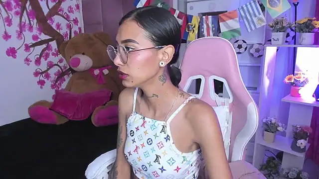 KarlaSlutSkinny   online show from June 18, 2026, 8:47 pm