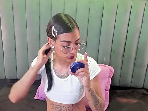 KarlaSlutSkinny   online show from June 5, 2026, 6:52 am