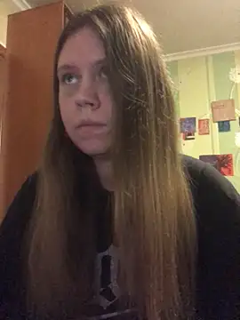 LunaVirelle online show from March 21, 2026, 4:33 pm