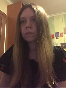 LunaVirelle online show from February 13, 2026, 5:02 pm