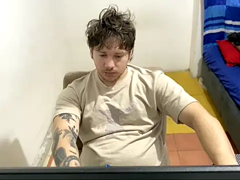 Snapshot of Skol_100802 chatting on March 1, 2026, 9:26 pm Skol 100802 online show from March 1, 2026, 9:26 pm