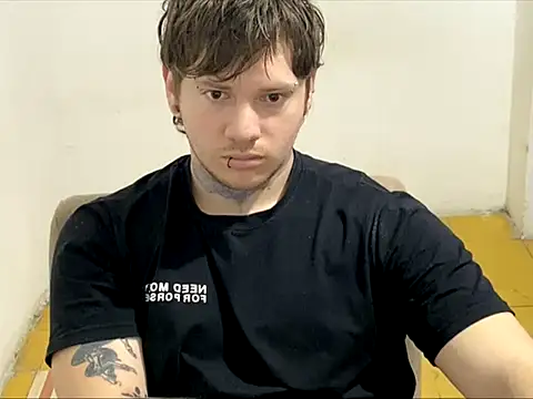 Snapshot of Skol_100802 chatting on February 26, 2026, 4:51 pm Skol 100802 online show from February 26, 2026, 4:51 pm