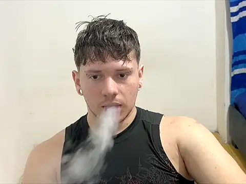 Snapshot of Skol_100802 chatting on March 9, 2026, 3:15 pm Skol 100802 online show from March 9, 2026, 3:15 pm