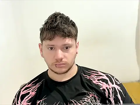 Snapshot of Skol_100802 chatting on March 21, 2026, 1:59 pm Skol 100802 online show from March 21, 2026, 1:59 pm