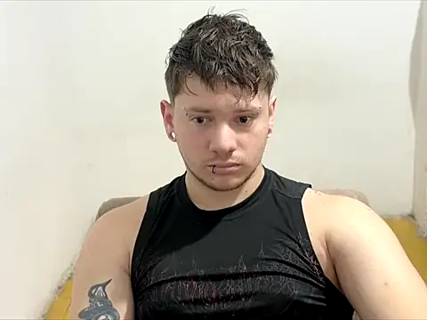 Snapshot of Skol_100802 chatting on March 11, 2026, 1:05 pm Skol 100802 online show from March 11, 2026, 1:05 pm