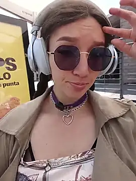 Snapshot of Lucy_colee chatting on March 21, 2026, 1:59 pm Lucy colee online show from March 21, 2026, 1:59 pm