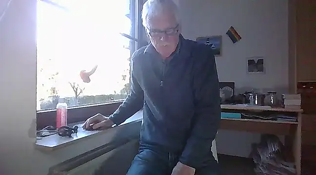 Snapshot of super-snoopy chatting on January 19, 2025, 9:22 am super-snoopy online show from January 19, 2025, 9:22 am