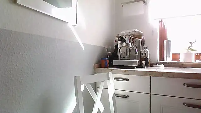 Snapshot of super-snoopy chatting on April 7, 2026, 8:49 am super-snoopy online show from April 7, 2026, 8:49 am