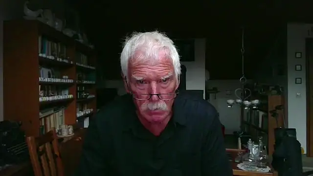 Snapshot of super-snoopy chatting on September 21, 2025, 8:19 am super-snoopy online show from September 21, 2025, 8:19 am