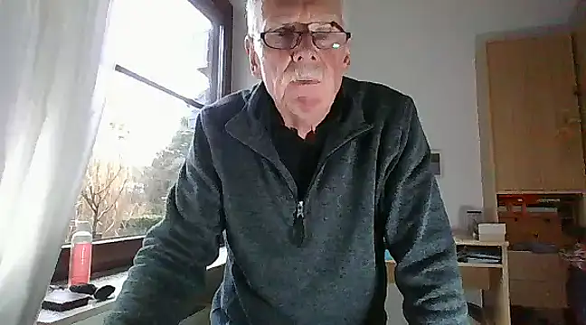 Snapshot of super-snoopy chatting on January 5, 2025, 9:26 am super-snoopy online show from January 5, 2025, 9:26 am