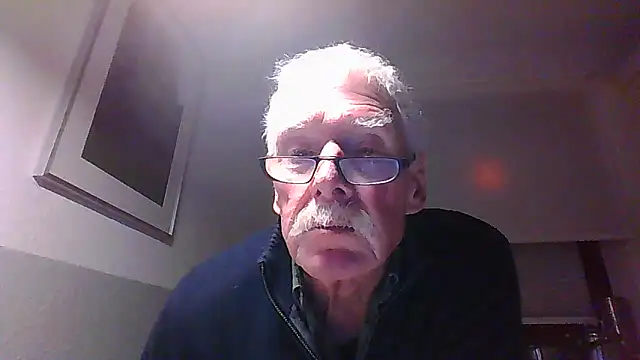 Snapshot of super-snoopy chatting on December 4, 2025, 5:01 pm super-snoopy online show from December 4, 2025, 5:01 pm