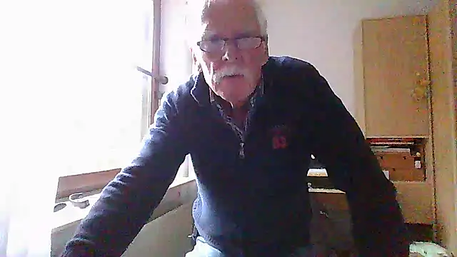 Snapshot of super-snoopy chatting on October 26, 2025, 9:20 am super-snoopy online show from October 26, 2025, 9:20 am