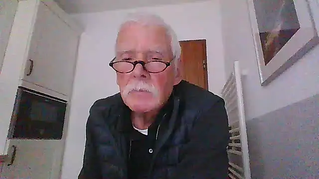 Snapshot of super-snoopy chatting on April 13, 2026, 9:13 am super-snoopy online show from April 13, 2026, 9:13 am