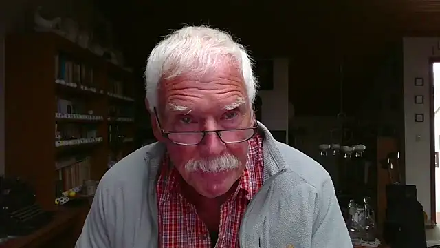 Snapshot of super-snoopy chatting on September 14, 2025, 8:37 am super-snoopy online show from September 14, 2025, 8:37 am