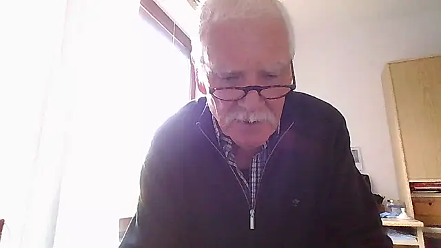 Snapshot of super-snoopy chatting on April 6, 2026, 8:48 am super-snoopy online show from April 6, 2026, 8:48 am