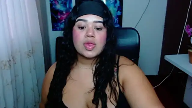 oliviia cute online show from January 12, 2026, 9:41 pm