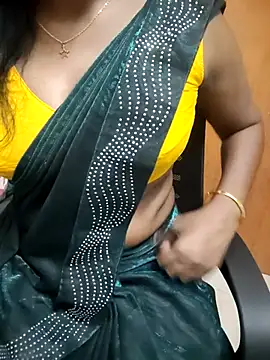 Snapshot of Tamilmallu-duskygirl03 chatting on June 23, 2026, 6:33 am Tamilmallu-duskygirl03 online show from June 23, 2026, 6:33 am