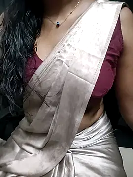 Snapshot of Tamilmallu-duskygirl03 chatting on July 18, 2026, 7:11 pm Tamilmallu-duskygirl03 online show from July 18, 2026, 7:11 pm