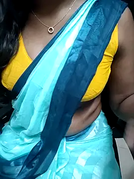 Snapshot of Tamilmallu-duskygirl03 chatting on July 17, 2026, 5:26 am Tamilmallu-duskygirl03 online show from July 17, 2026, 5:26 am