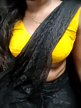 Snapshot of Tamilmallu-duskygirl03 chatting on August 3, 2026, 5:48 am Tamilmallu-duskygirl03 online show from August 3, 2026, 5:48 am