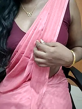 Snapshot of Tamilmallu-duskygirl03 chatting on July 7, 2026, 6:47 am Tamilmallu-duskygirl03 online show from July 7, 2026, 6:47 am
